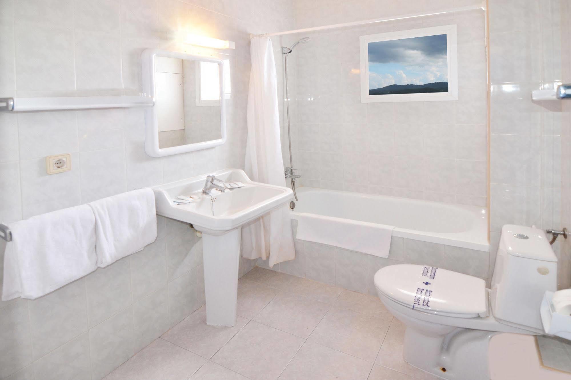 Aparthotel Vibra Del Mar - Adults Only San Antonio  Inreriör bild